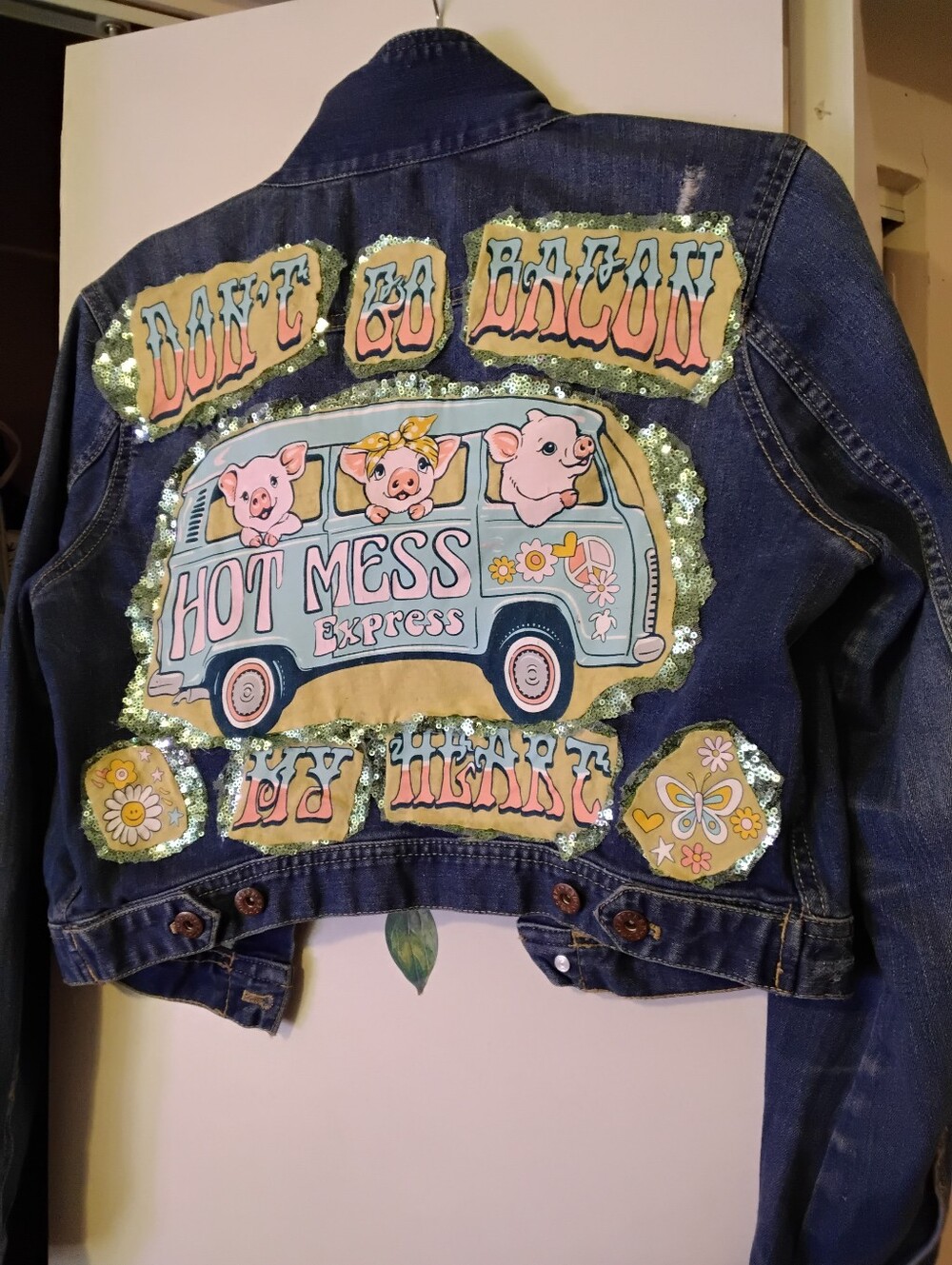 Sequin hand decorated Jean Jacket women’s size 12 Large pig bacon themed 🥓🐖